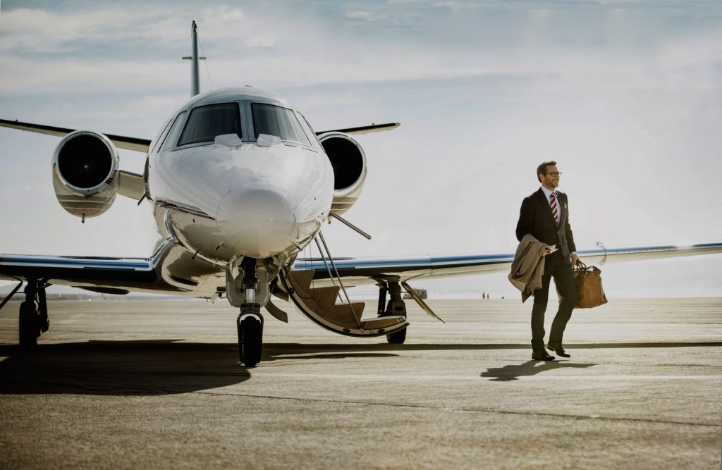 Business man en jet privé